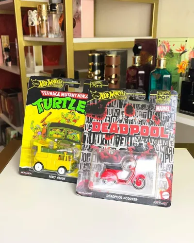 Hot Wheels Deadpool Scooter (Premium)